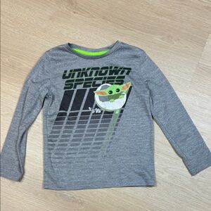 Star Wars Jumping Beans Gray Long Sleeve Tee Green Baby Yoda Graphic
